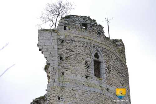 Donjon du château de Château-sur-Epte, fenêtre d&#039;un oratoire.