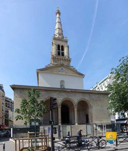 entrée de l&#039;&#039;église de Saint-Jean-Baptiste de Grenelle, dans le 15ième arrondissement de Paris