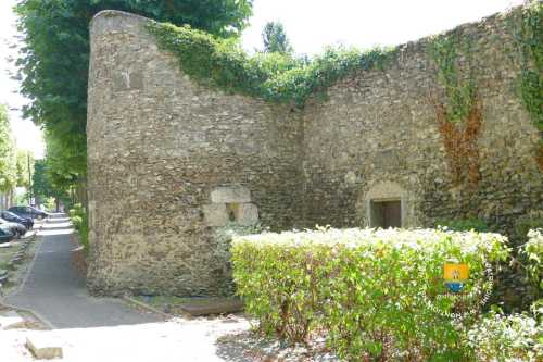 Fortifications de la ville de Dourdan