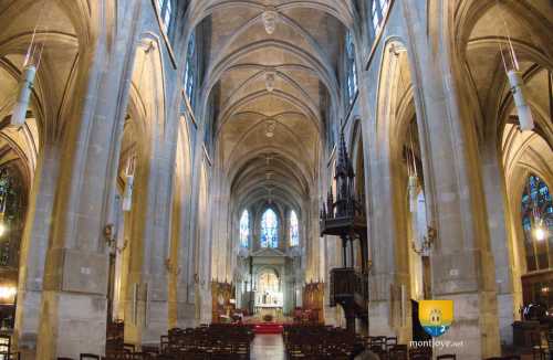 Nef de l&#039;église Saint-Laurent de Paris