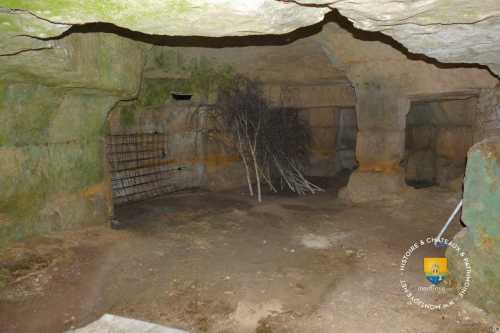 souterrain troglodyte, certaines partie on dû être utilisée comme habitation ou cave à vin