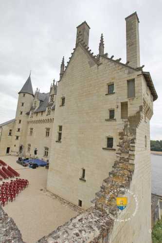 cour,  château de Montsoreau, entrée du chemin de ronde.