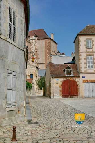 Rue de Moulins , tour de La Mal Coiffée