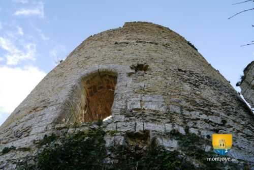 Donjon du château de  Château sur Epte, ancienne entrée principale